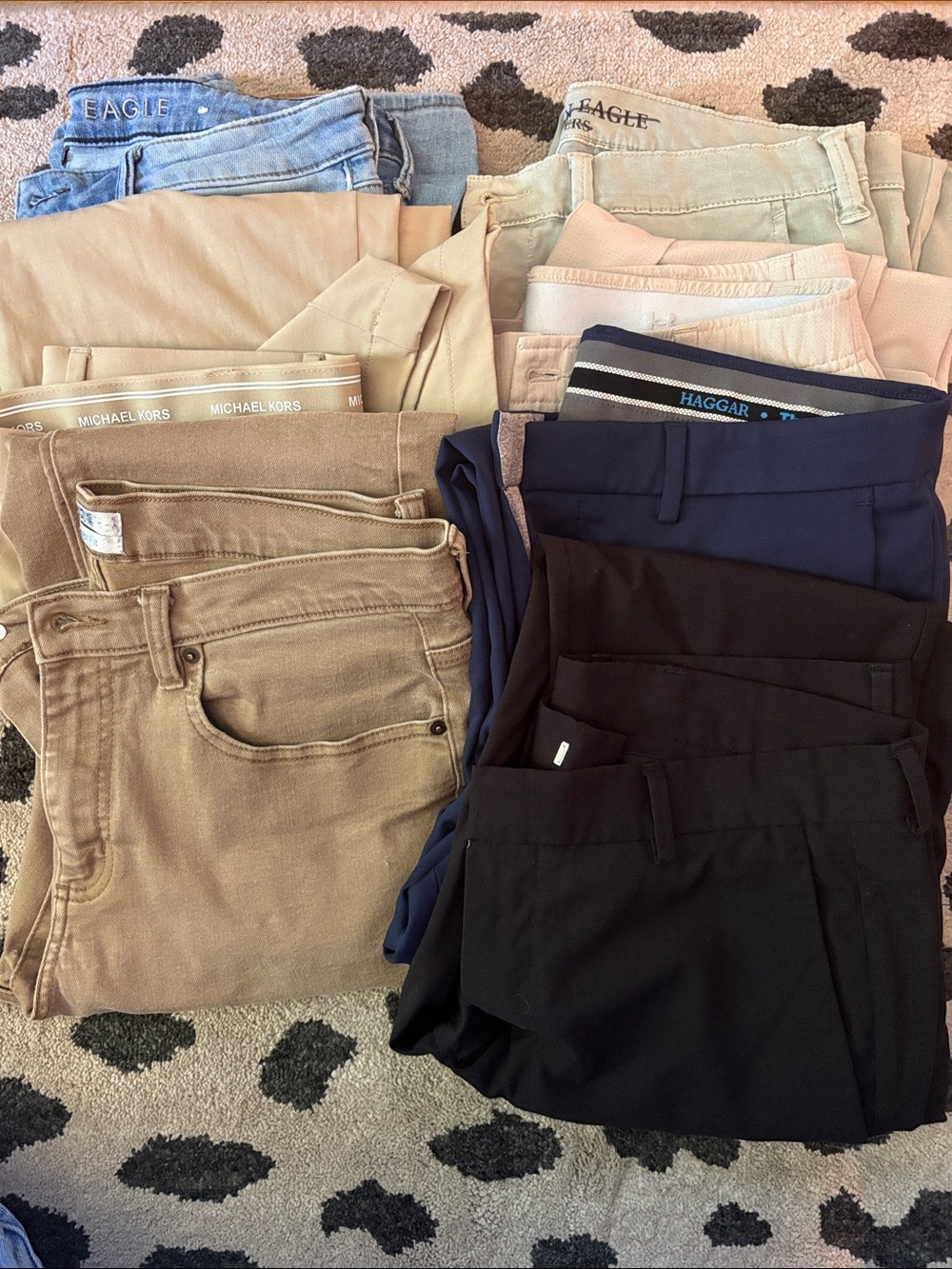Bundle men’s casual, dress, jeans. Size 32 all 7 pairs for $25. Good condition.